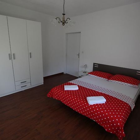 Apartment Marin Seget Donji Exterior photo